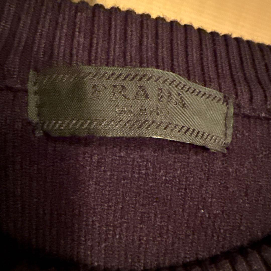 最終価格黒 ロゴ入りニットセーター ポケット付き