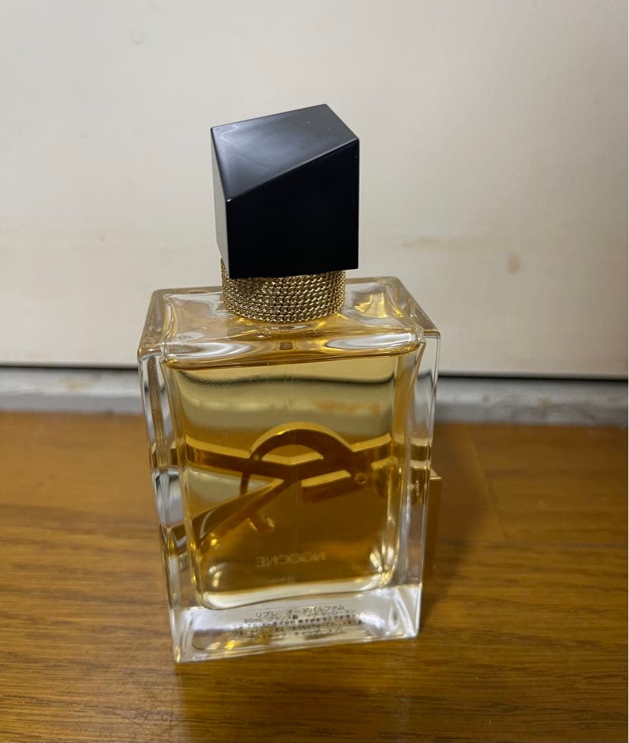 正規品YSL湖水50ml