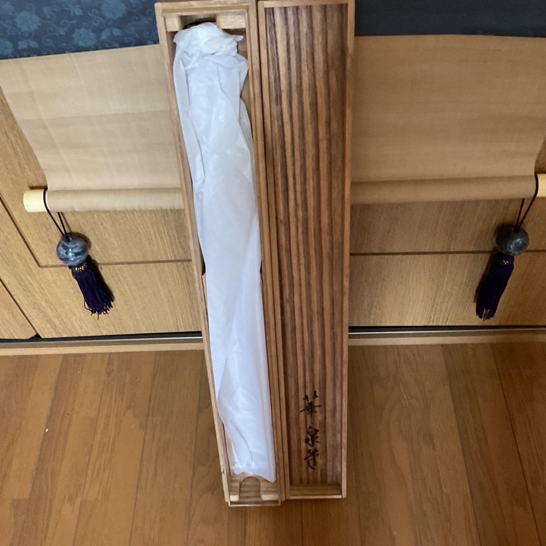 華 泉 筆 絹本彩色画 【 滝 観 世 音 図 】 共箱在