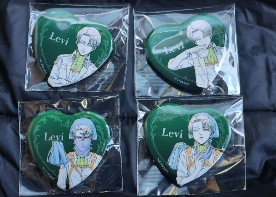 進撃の巨人　リヴァイ　缶バッジ　特典
