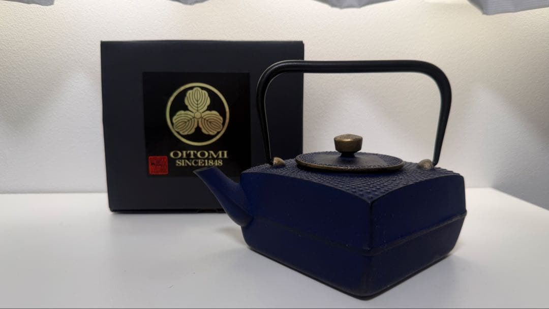 OITOMI 青 四角形 茶こし南部鉄器　鉄瓶　正方角あられ　星月夜 0.6L