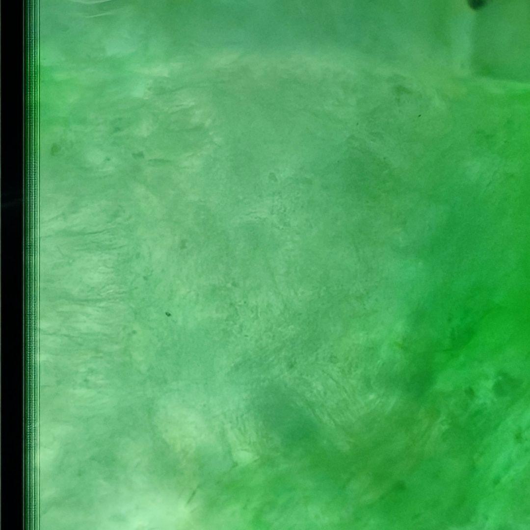 #【本翡翠】天然ジェダイト #鼻煙壺 #氷糯種 陽緑 透過良 結晶有 龍耳彫刻