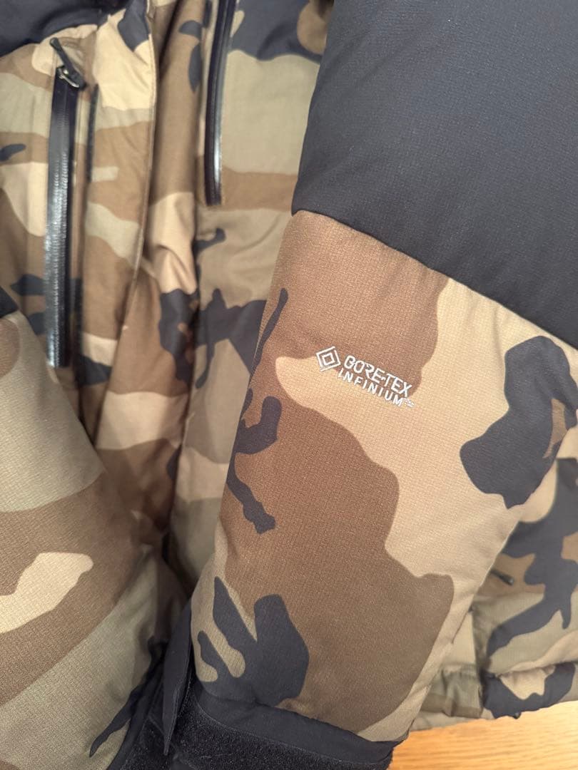 NOVELTY BALTRO LIGHT JACKETカモフラ柄ダウンジャケット