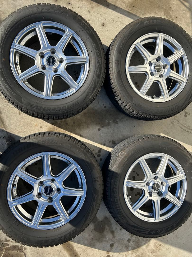 2024年製、VRX2.215/60R16、4本アルミホイールセット、バリ溝