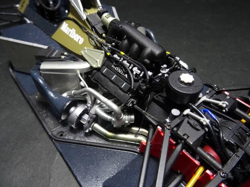 MENG MODEL1/12スケールMcLaren MP4/4 1988