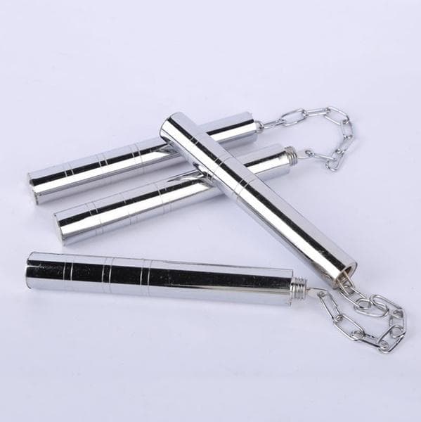 E武具 四種 ①09ヌンチャク、②030501丸サイ、⓷04九節鞭 ④模造刀