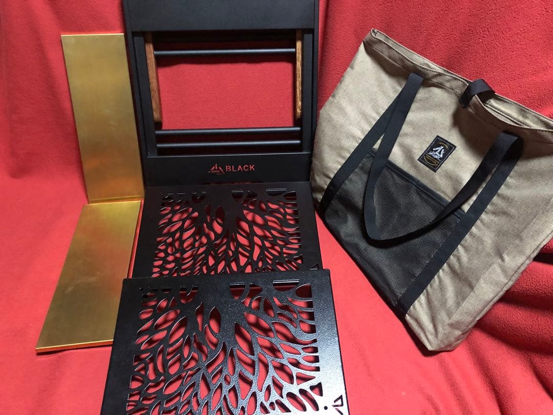 ブラックデザイン日和＋ツリー柄アイアンプレート ＋オールドマウンテン真鍮プレート