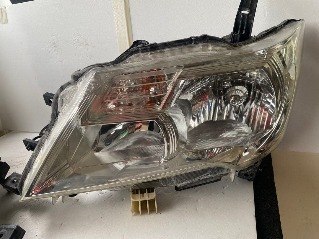 日産 セレナ C26 前期 純正 ヘッドライト 左右セット