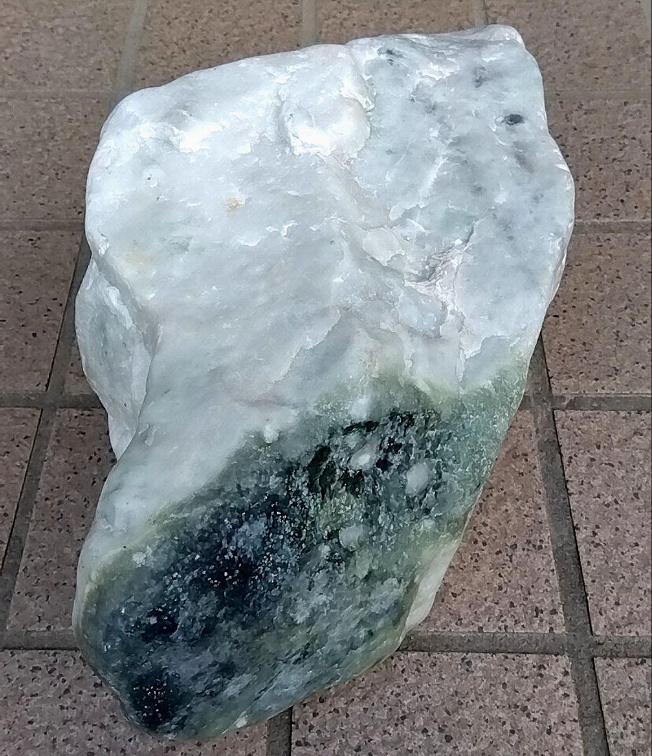 ★翡翠原石★糸魚川硬玉【小滝・転石川ズレ・ウブ7.9kg】