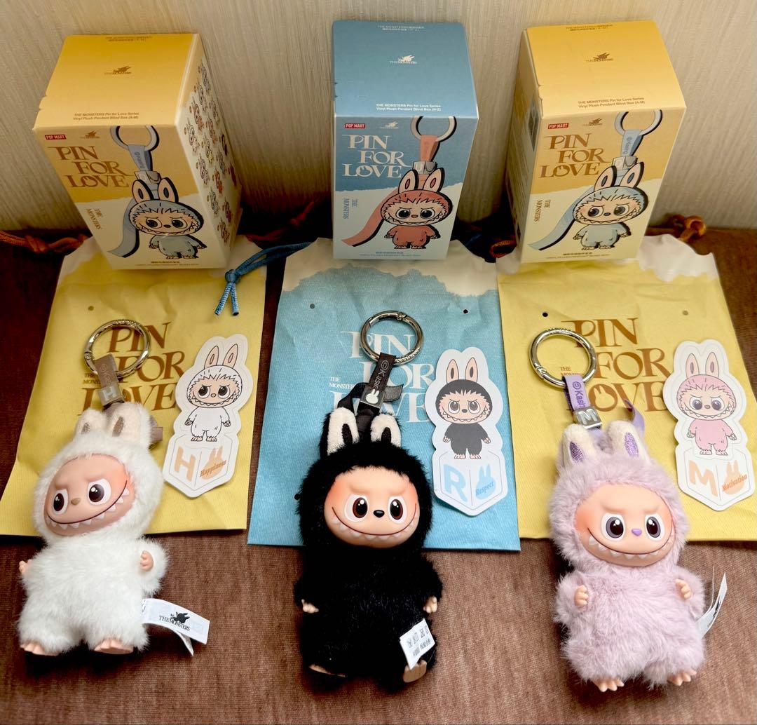 ラブブ PIN FOR LOVE イニシャル 【M】【R】【H】