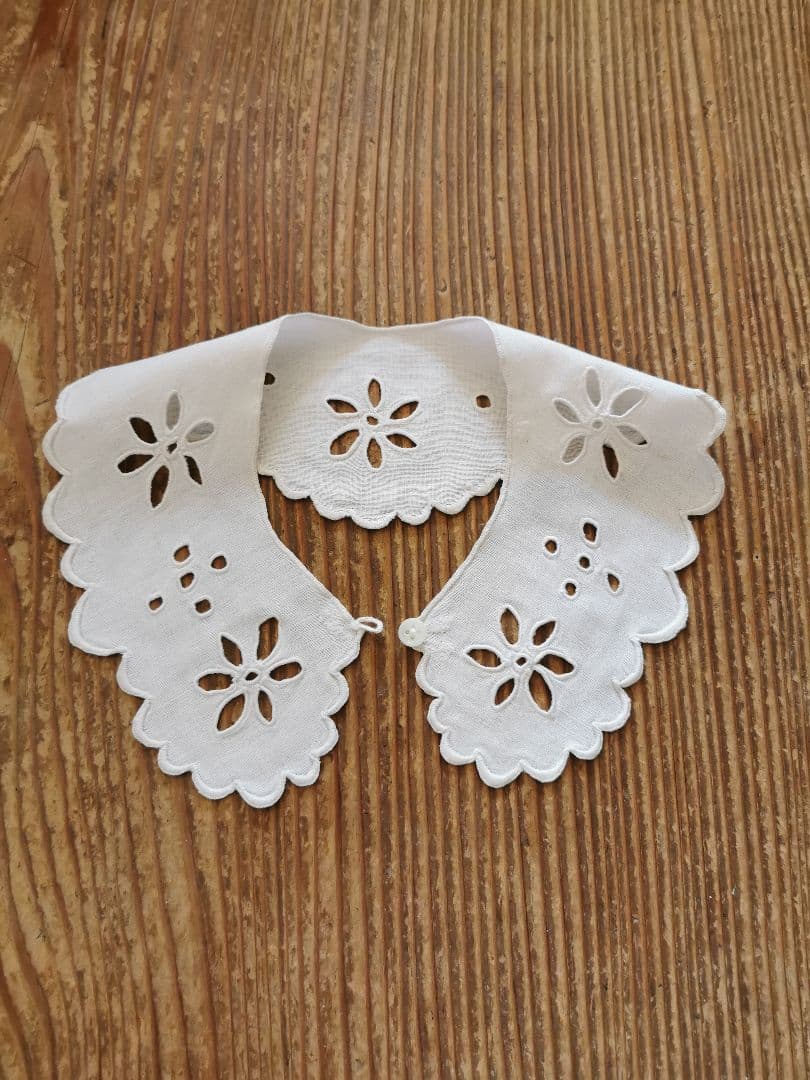 アンティークフランス オープンカットワーク アイレット刺繍 スカラップリム付け襟