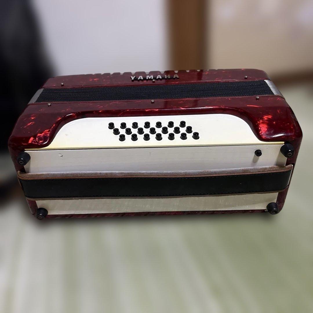 ヤマハ　YAMAHA アコーディオン　ピアノ　鍵盤　楽器　演奏　赤　ソフトケース