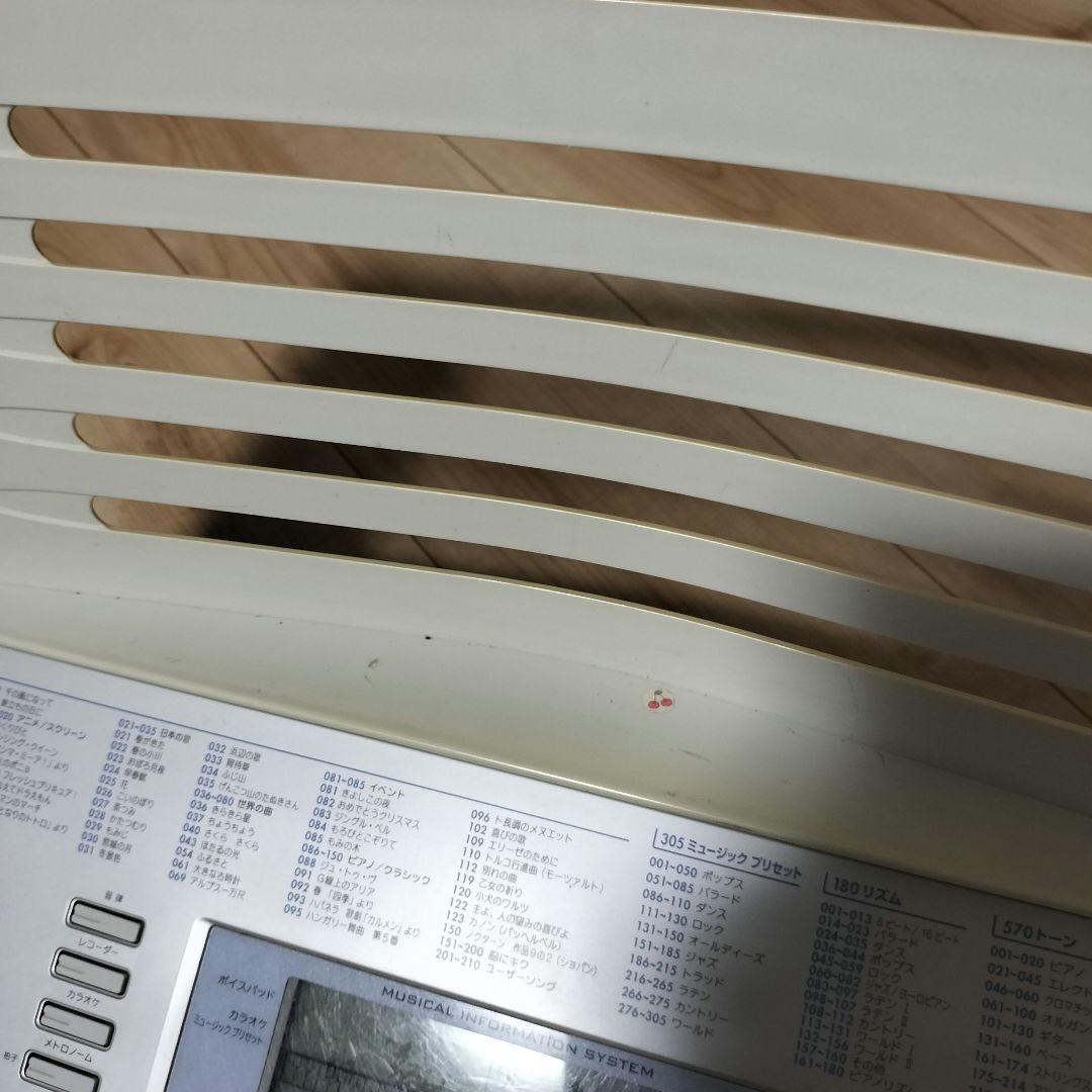 CASIO 電子キーボード 光ナビ 61鍵盤 ホワイト LK-207