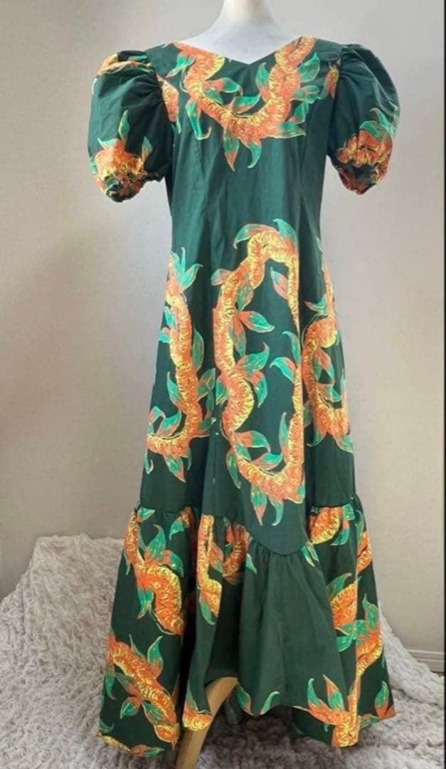 M〜Lサイズ　ホロクウ　イリマレイ　パフスリーブ　Ｖネック　hula ハワイ