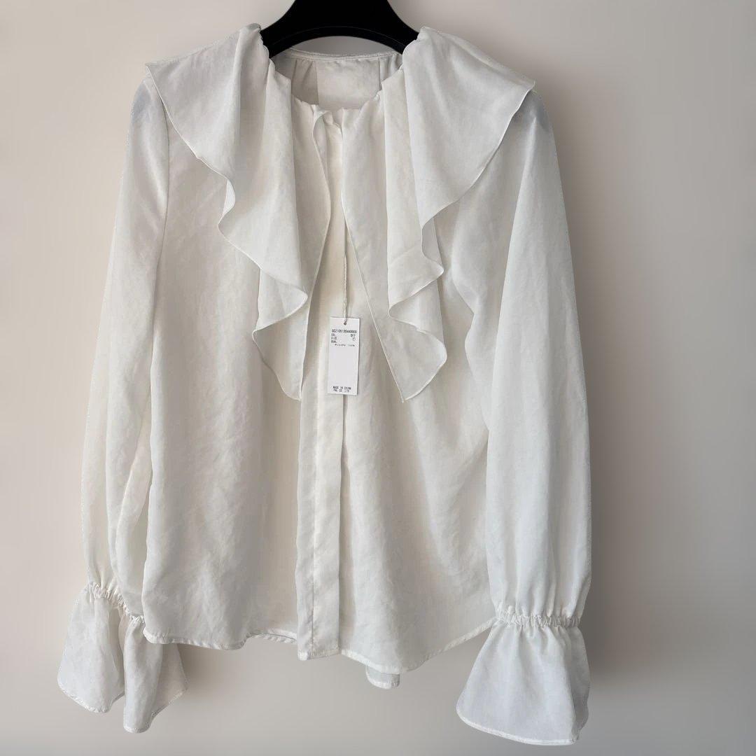 ★新品未使用★ガリャルダガランテ　ホワイトラッフルカラーブラウス