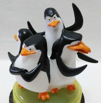 マダガスカルペンギン❤︎ウォーレン傑作限定作品！隊長とハワイアンレディ！と仲間達