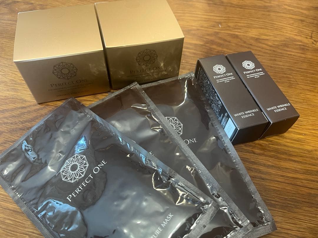 パーフェクトワン　薬用リンクルストレッチジェル　美容液　パック　セット売り