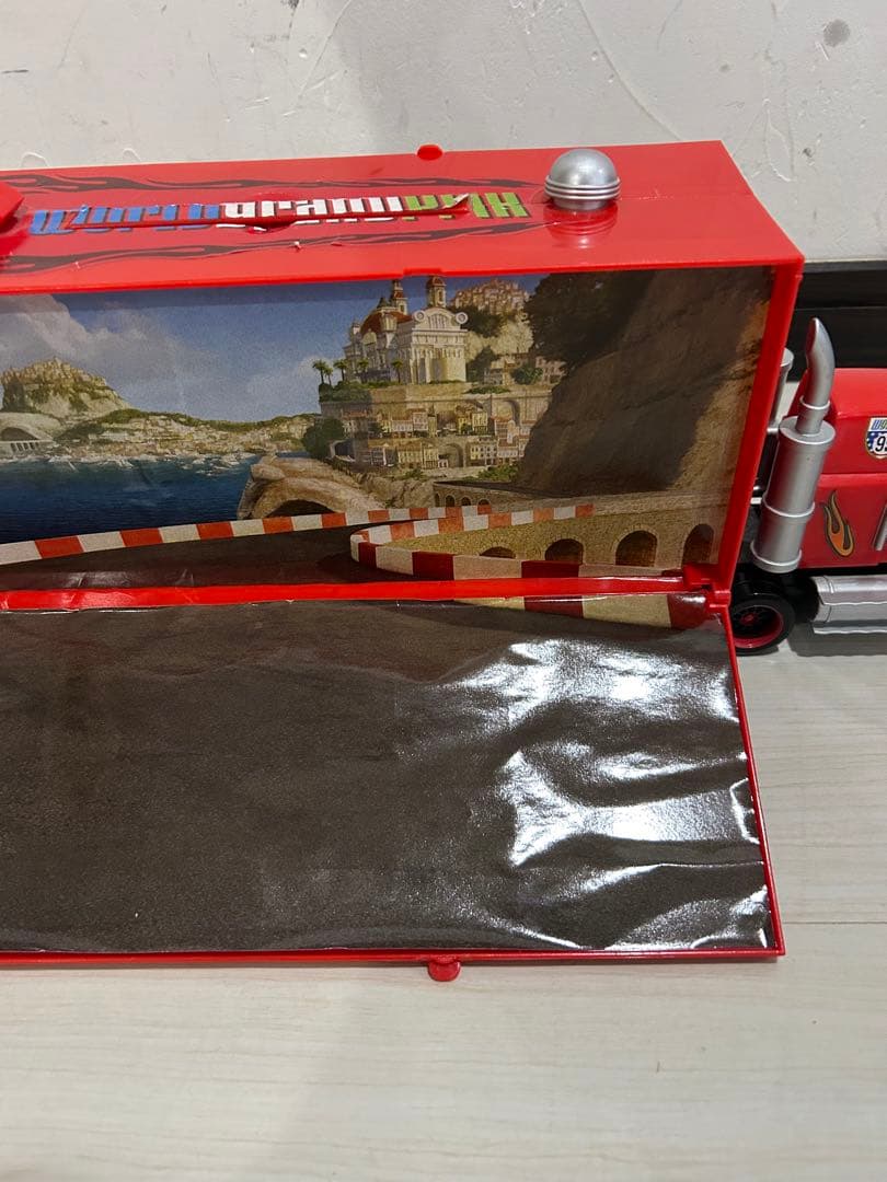 マックトレーラー＆カーズ ミニカー10台セット　ディズニーストア限定