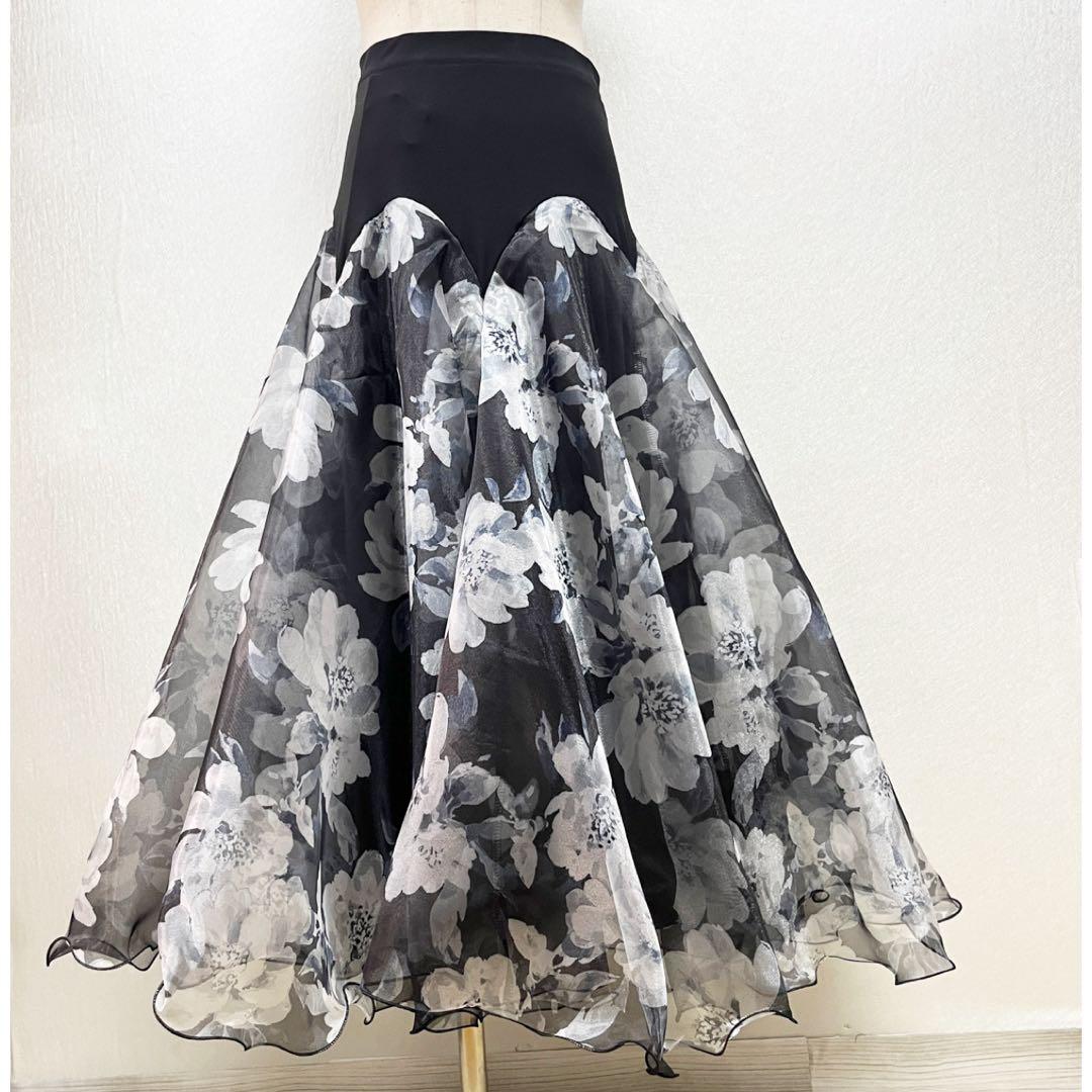 新品 社交ダンス スカート コサージュ付きモノトーン花柄プリント
