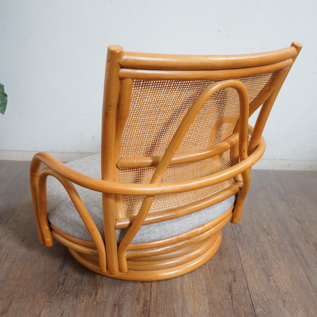 座面広々【新品】360°回転　籐回転あぐら座椅子　アウトレット