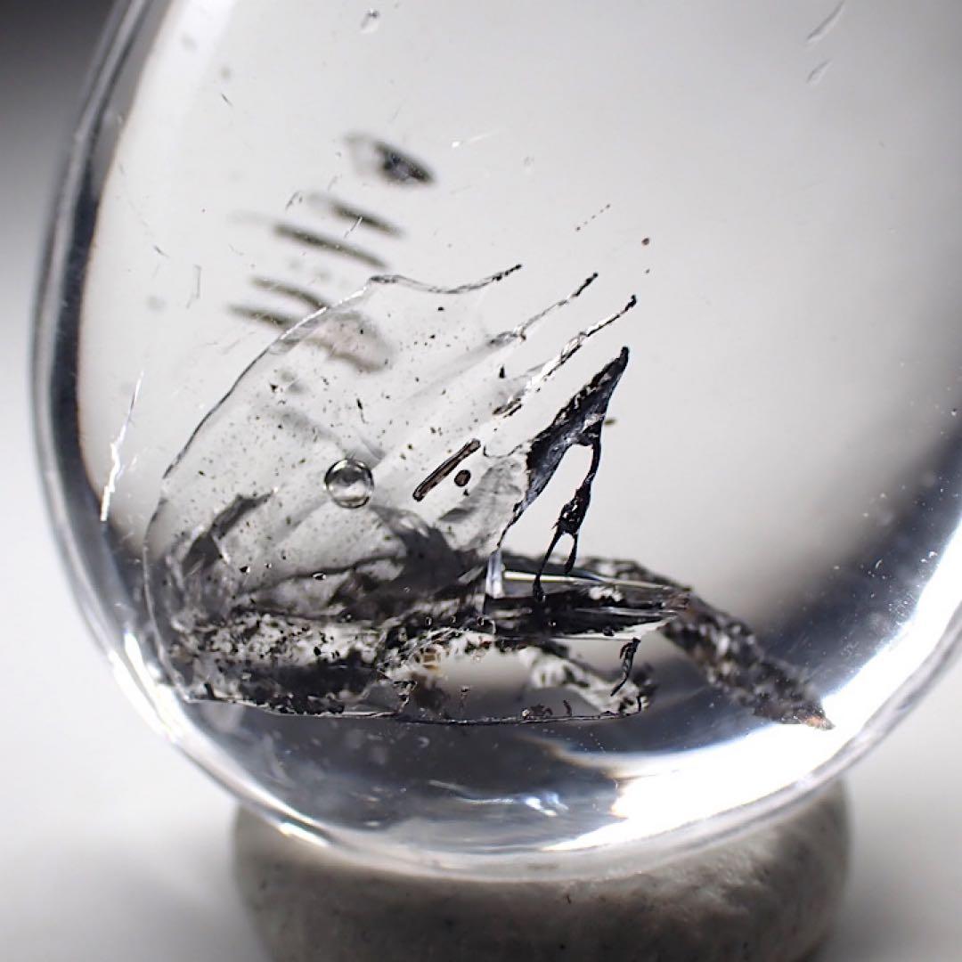 【ブラジル産】カーボンインクォーツ(ウォーターインクォーツ)