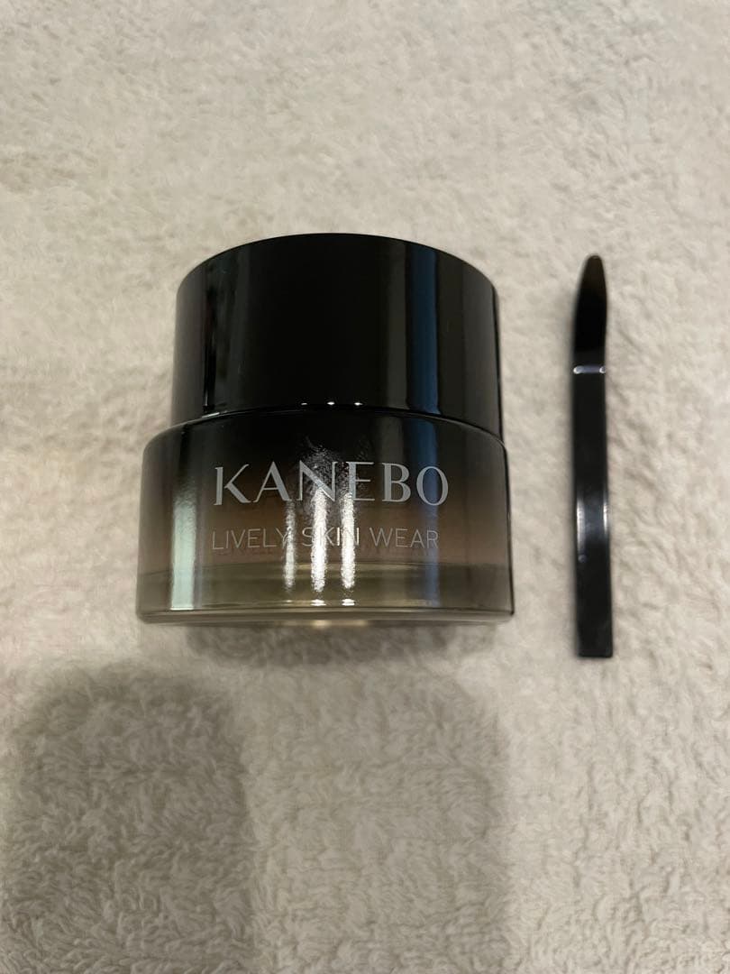 ファンデーション KANEBO LIVELY SKIN WEAR II 220 30g