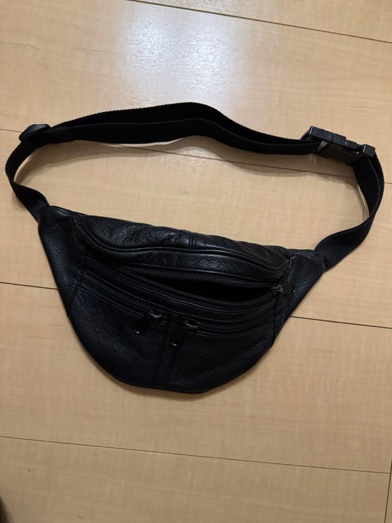PERVERZE bodybag ウェストポーチ　馬場ふみか着用