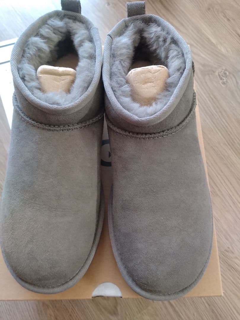 UGG　Classic Ultra Mini ブーツ