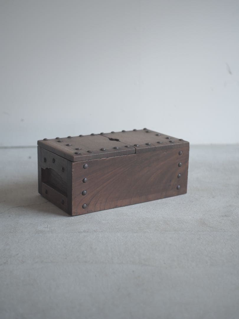 千両箱　賽銭箱　木箱　収納　箱　骨董　古家具　古道具　アンティーク　江戸　明治