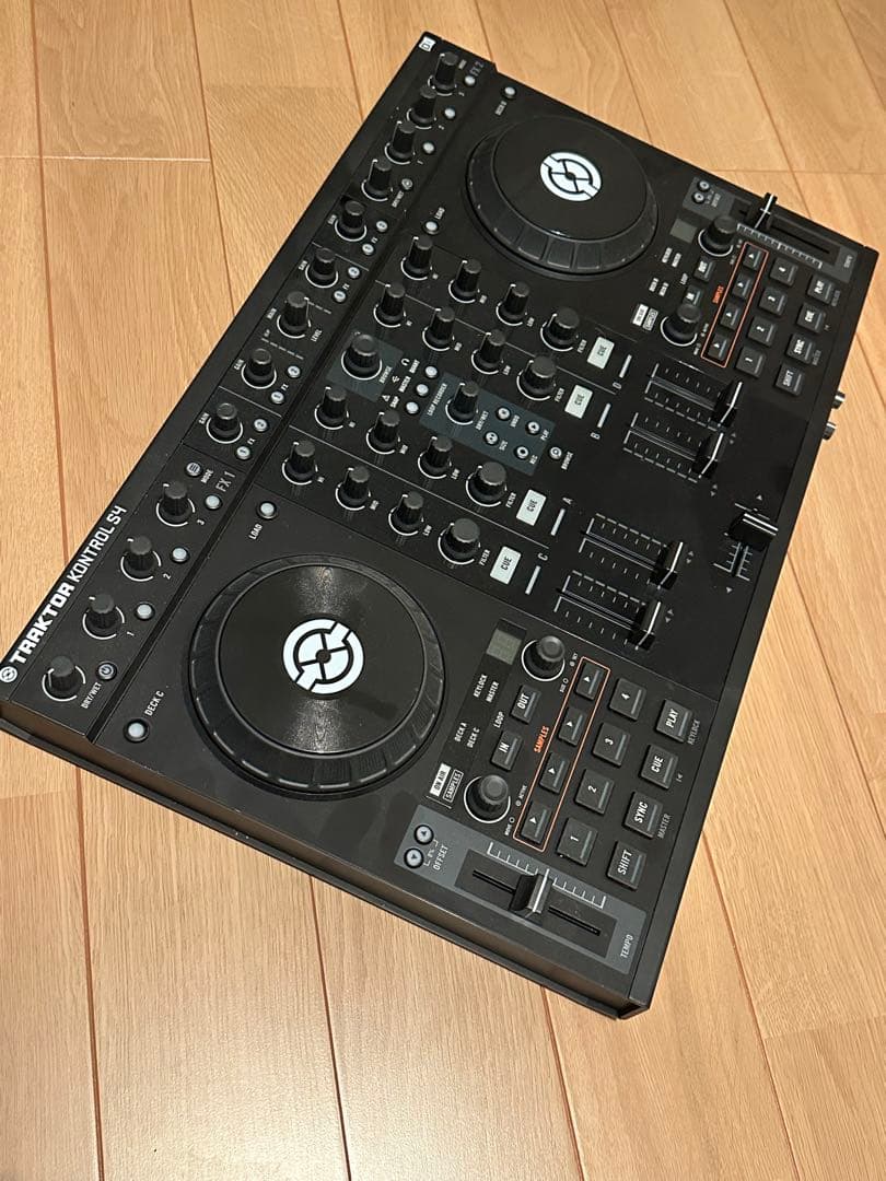 通電のみ美品TRAKTOR KONTROL S4 DJコントローラー
