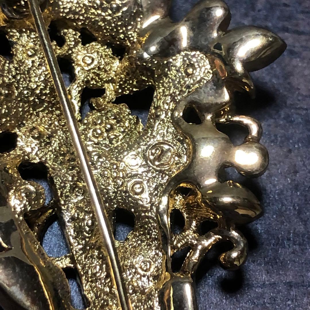 スワロフスキー　花束デザイン ブローチ 多色ストーン