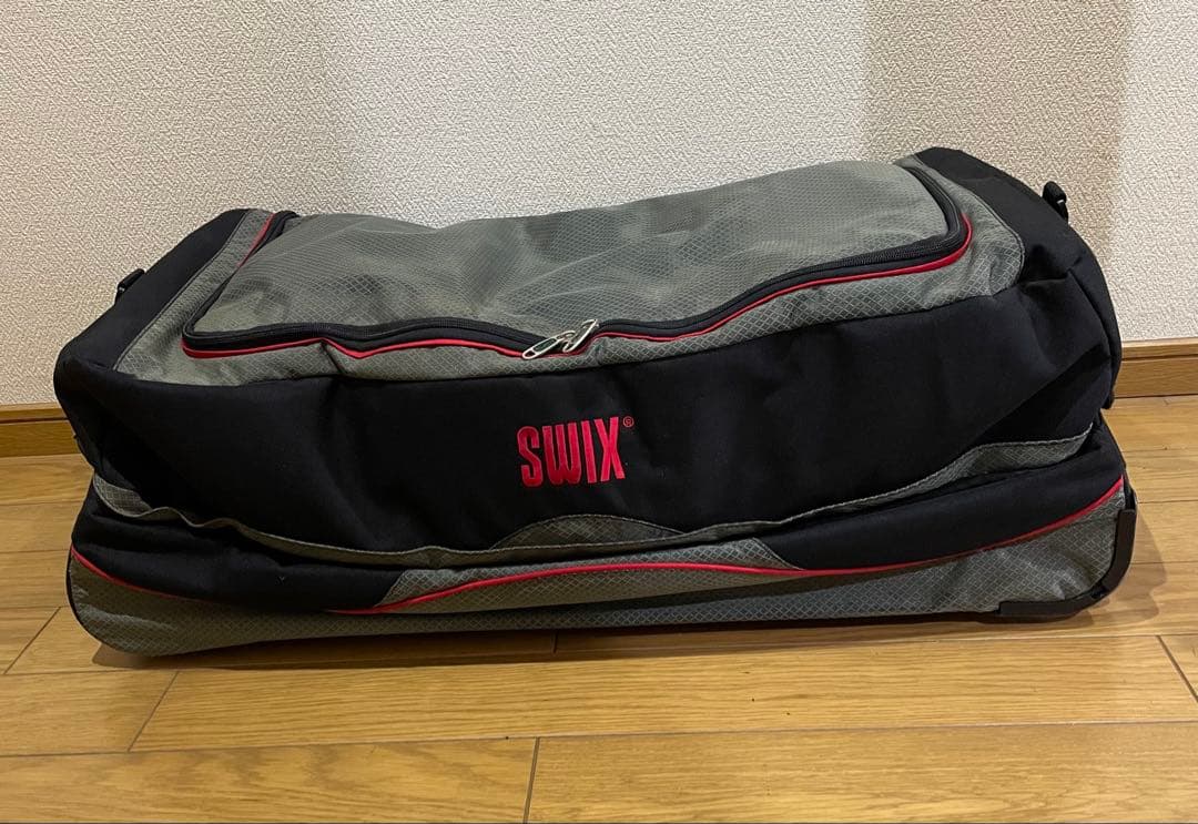 SWIX スウィックス　クラムシェルローラー　キャリーギアバック　　キャスター付