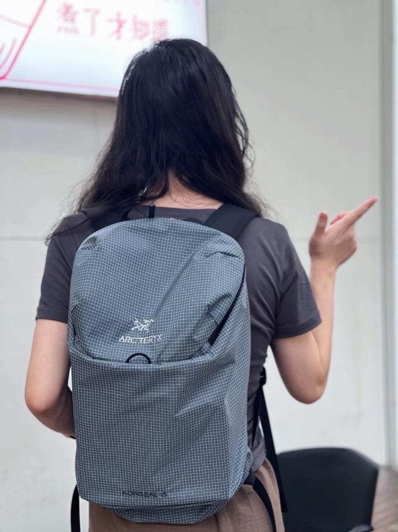 新品ARC'TERYX Konseal 15 海王星の灰