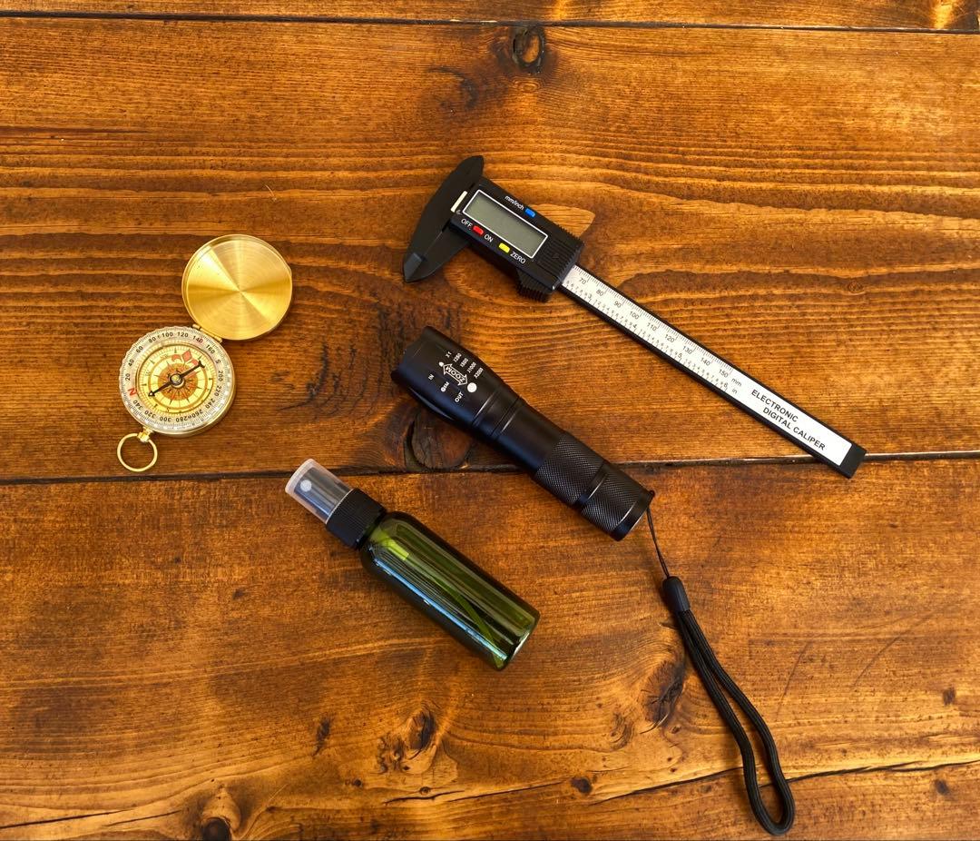 クワガタ採集セット　蛍光ピンク　オリジナル掻き出し棒　デジタルノギス　採集ケース