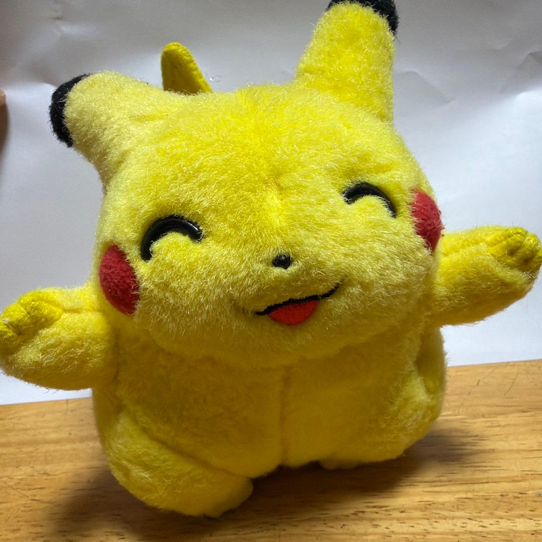 ✨レア✨初代✨にっこりバンザイ❣️ピカチュウのぬいぐるみ