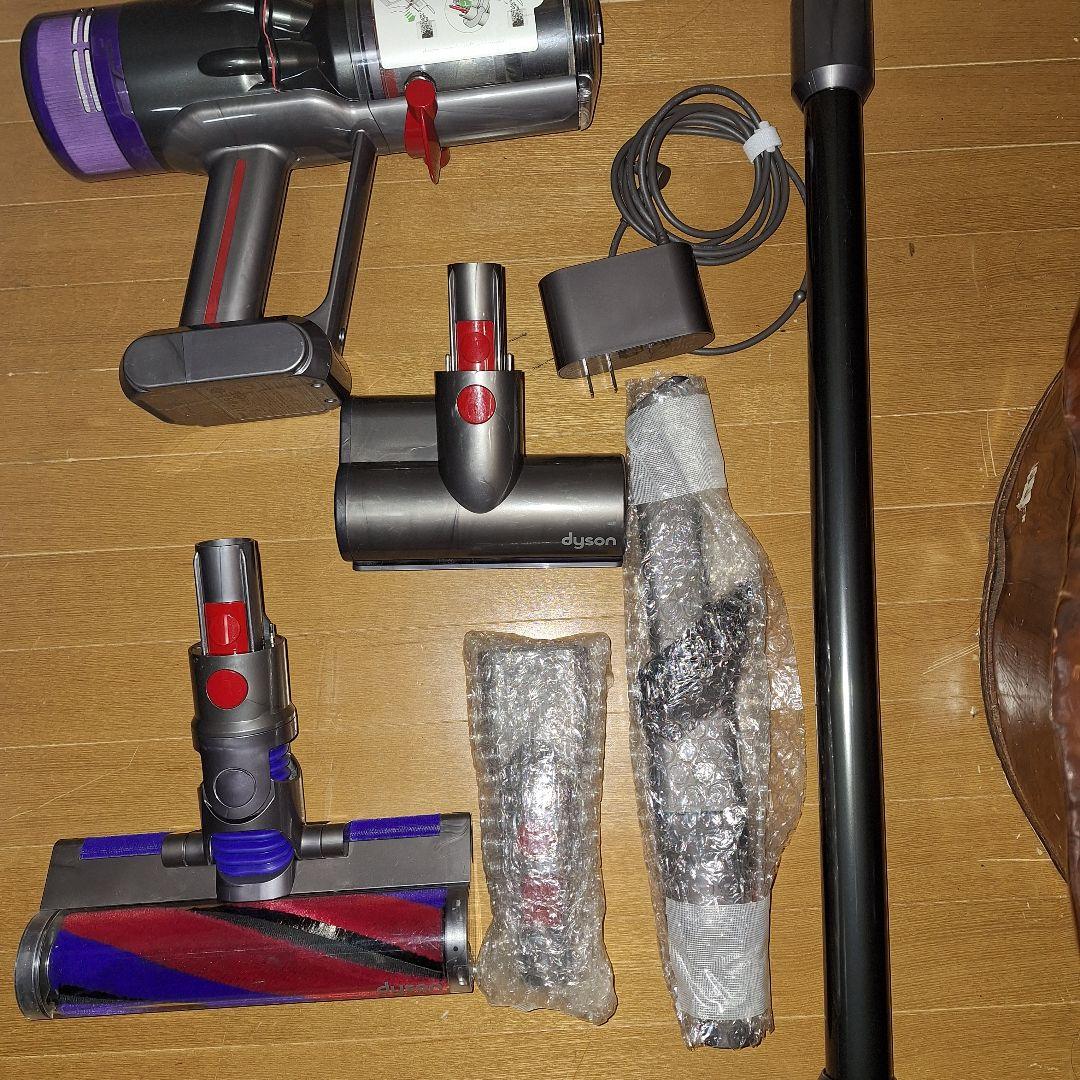 吉*可様 DysonのスティッククリーナーSV21本体、各種アタッチメント付き