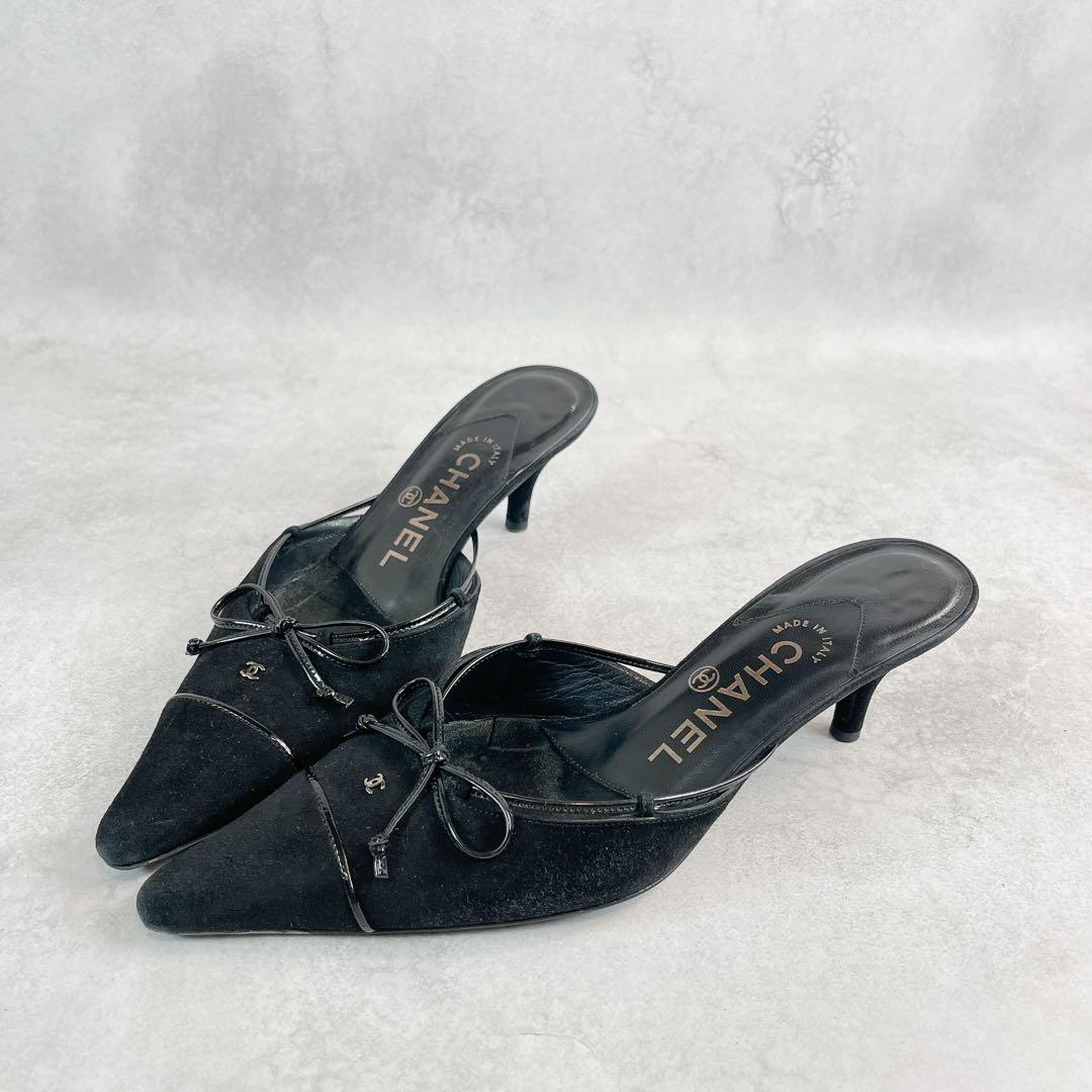 靴 Vintage Chanel Black suede bow mules