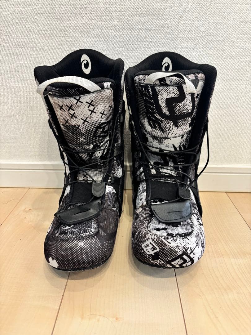 DEELUXE EMPIRE 28.5 インナー２つ付き