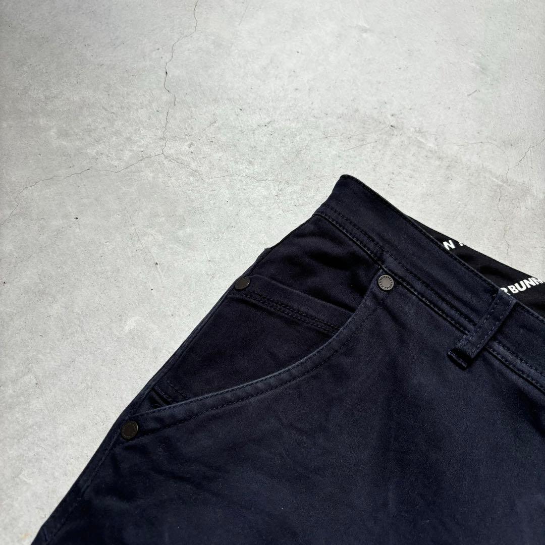 MASTER BUNNY EDITION ストレッチロングパンツ ロゴ 紺 4