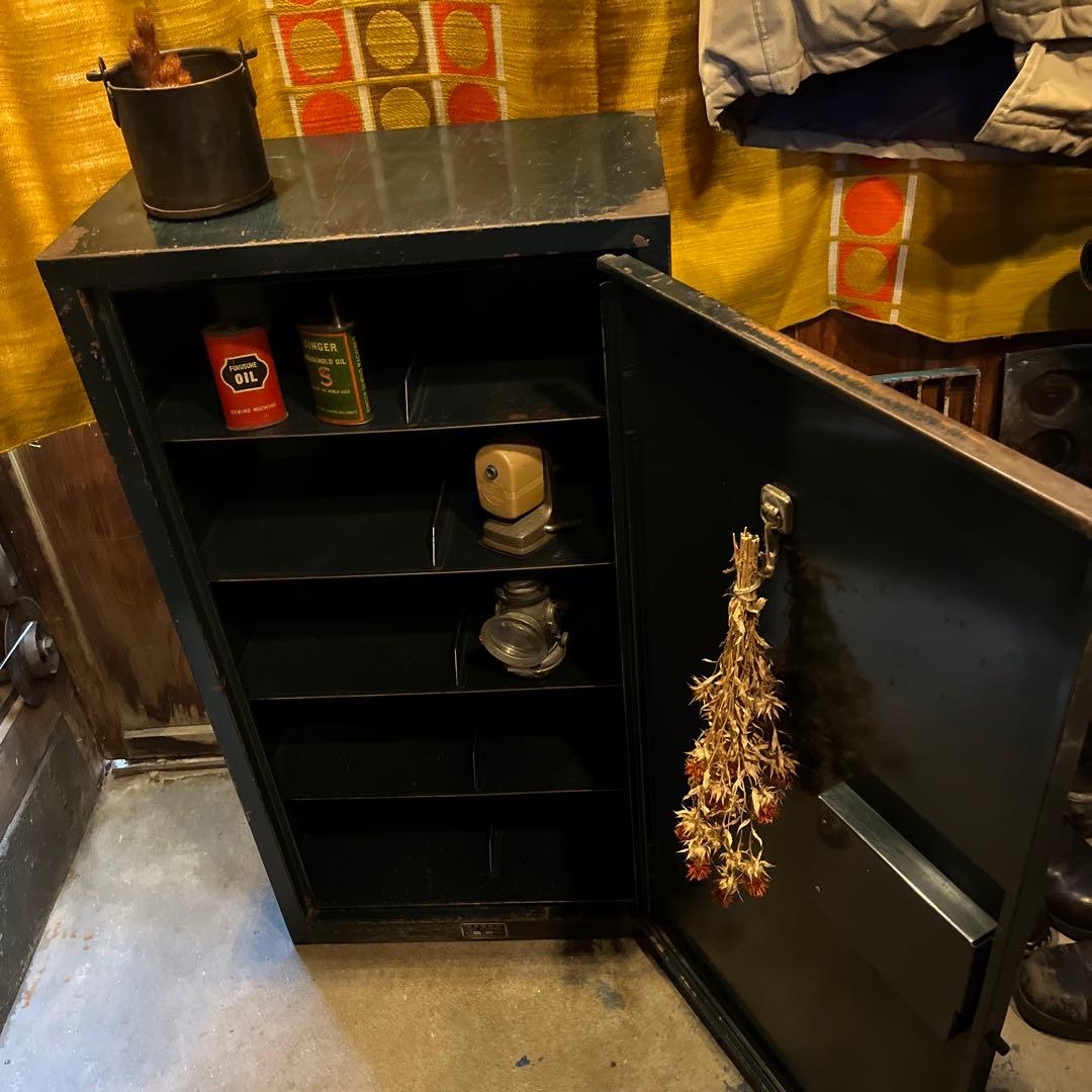 1960Sヴィンテージスチールキャビネット