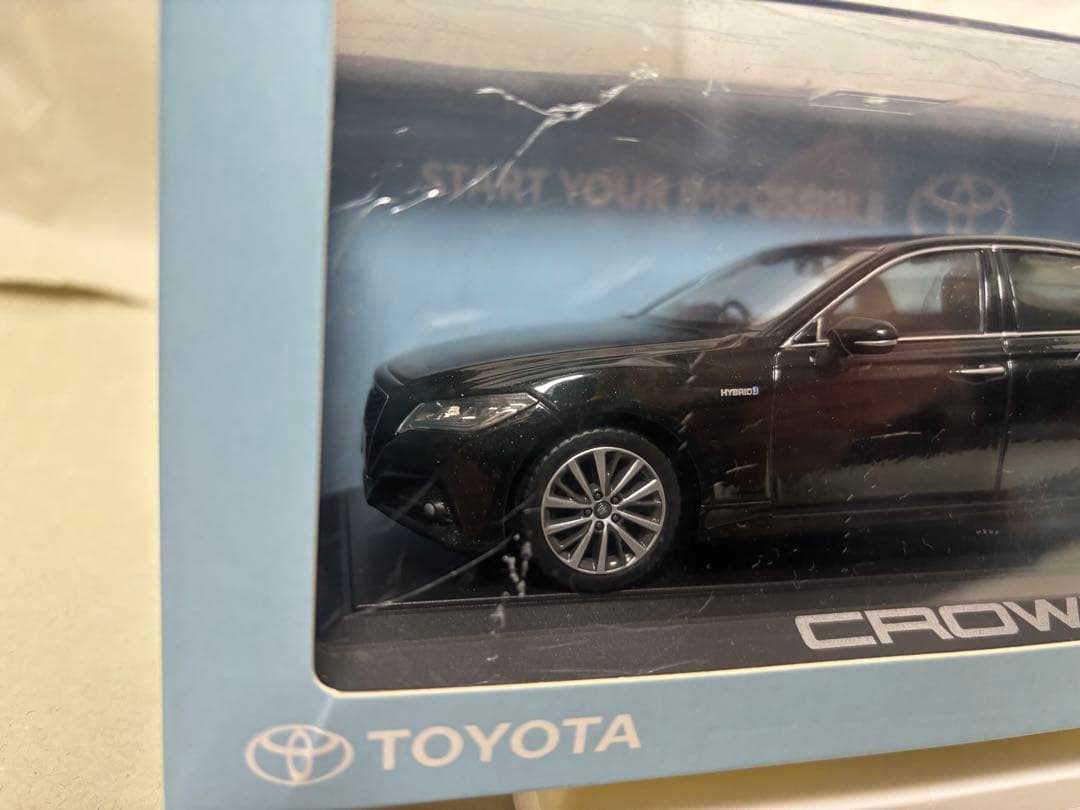旧型クラウン　ミニカー　プレシャスブラックパール　ケース付き