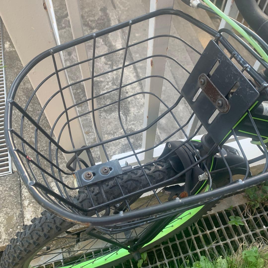 子供用自転車 黒と緑の回路デザイン