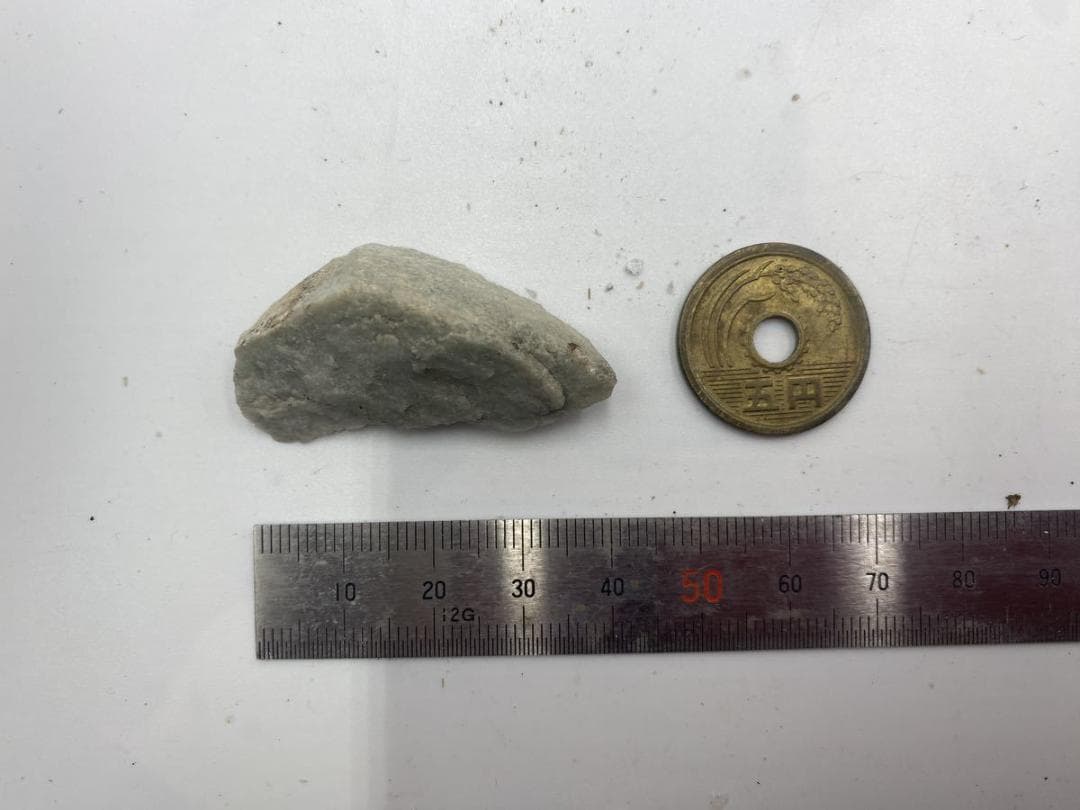 翡翠 ヒスイ 糸魚川 11g 青翡翠 水色 スカイブルー 透過 原石 天然