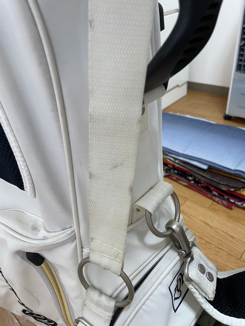 ゾイホワイト ゴルフバッグ スタンド式ヘッドカバー付き