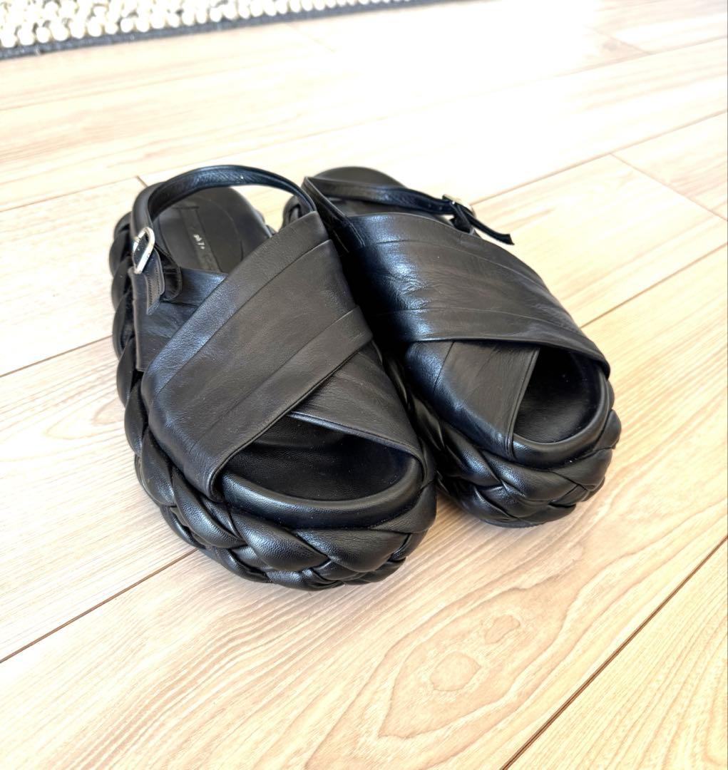 Ph7+ ピアッカセッテ 編み込み 厚底 レザー　サンダル ブラック