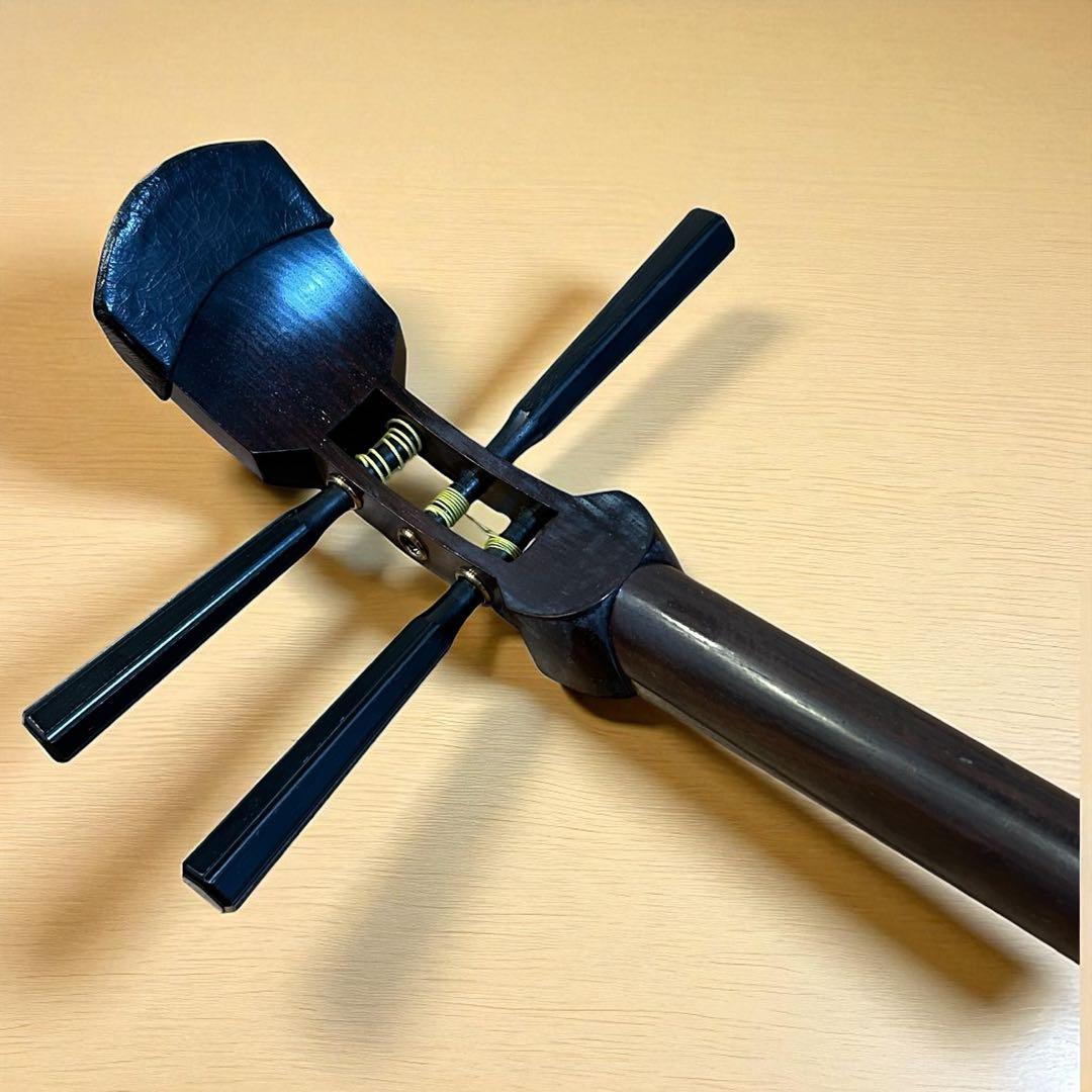 稀少✨ハードケース付き❣️紅木棹 猫皮張り 中棹 地唄三味線 三味線 三つ折り棹