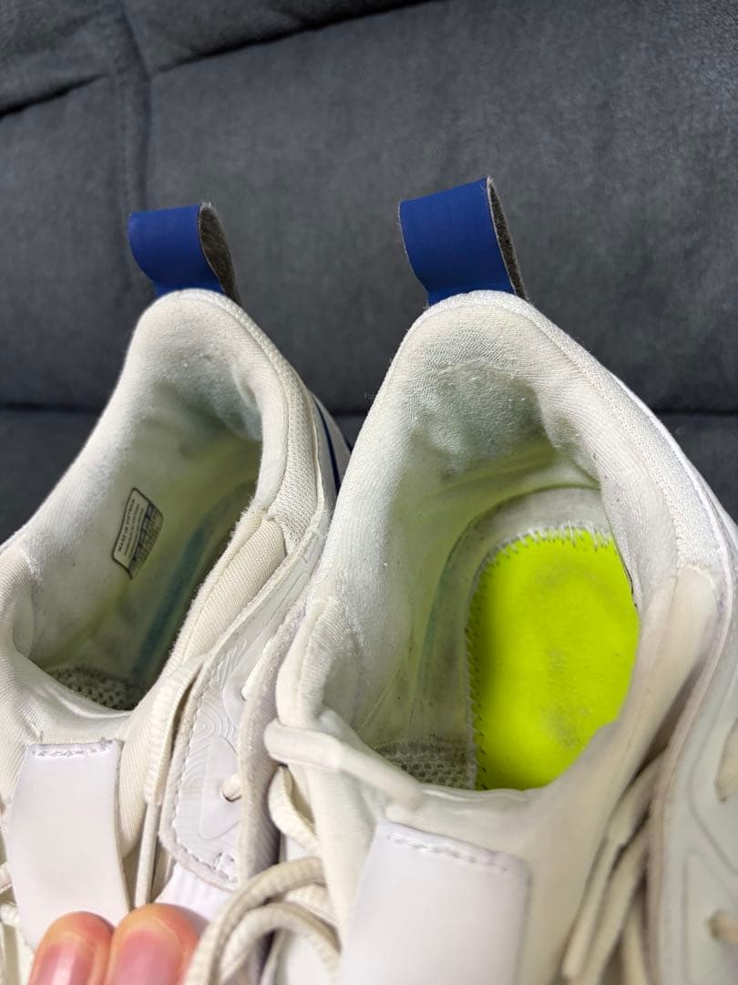 Mizuno バレーボールシューズ ウエーブモーメンタム3 28.5cm