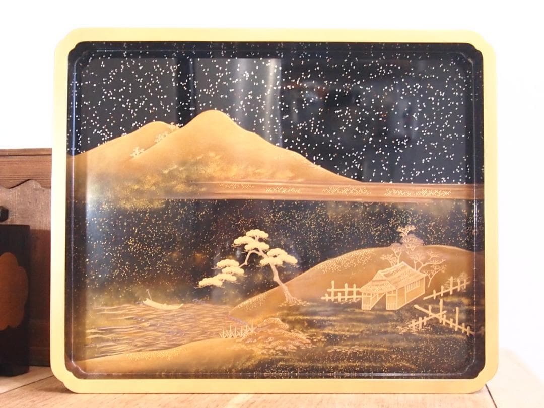 【骨董・時代の美品】大名道具 宝箱 山水蒔絵 箱物/蓋物/菓子器/容器 金縁隅切