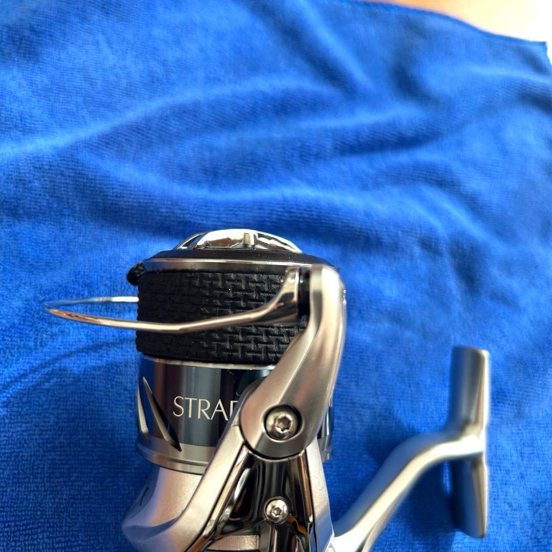【美品】SHIMANO STRADIC 4000MHGMスピニングリール
