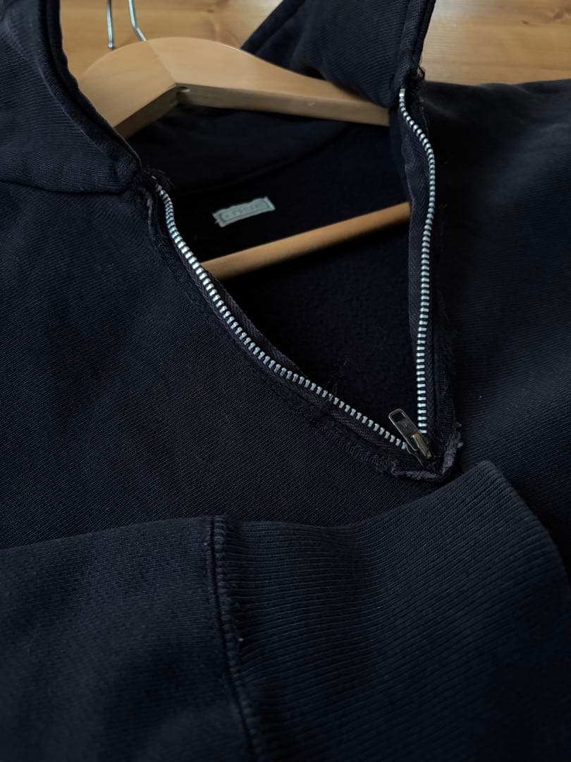 A.PRESSE ハーフジップスウェット